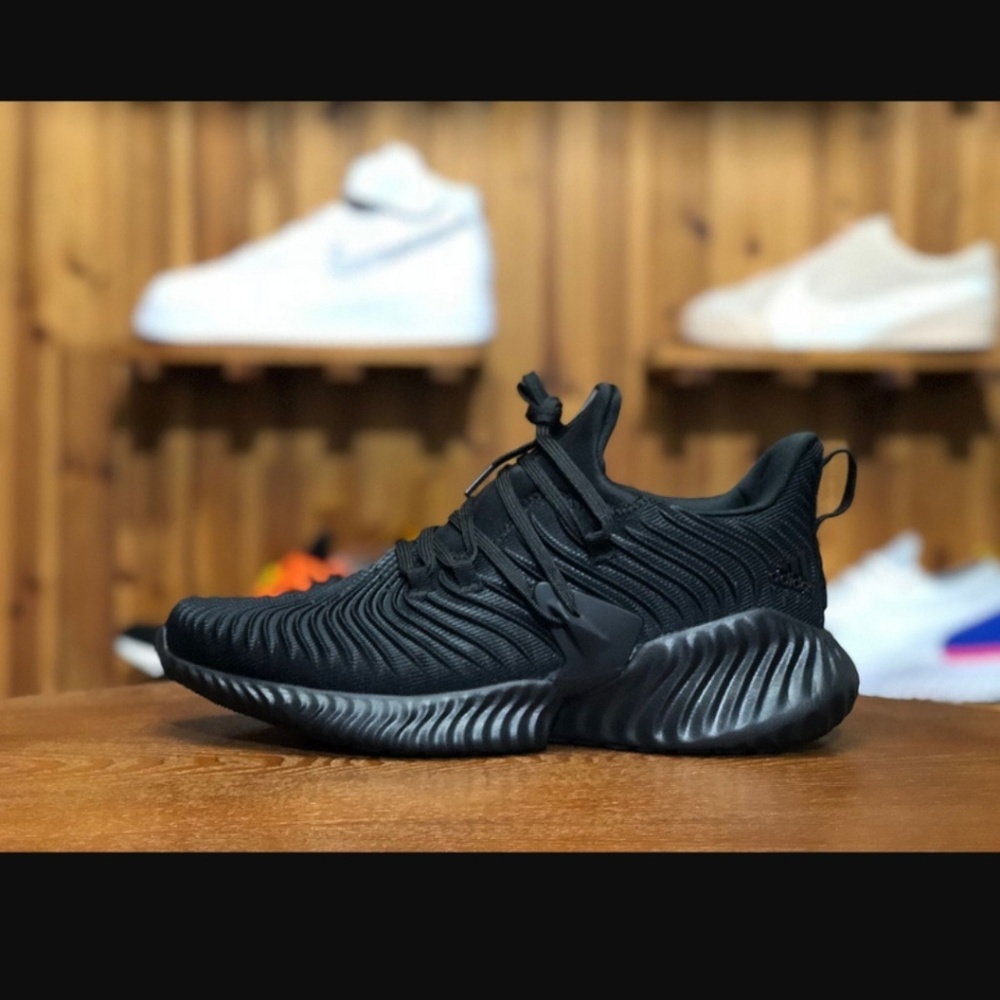 Adidas AlphaBounce Instinct